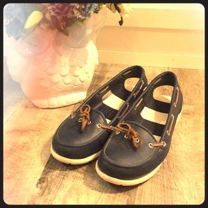 Authentic Crocs Women’s 11